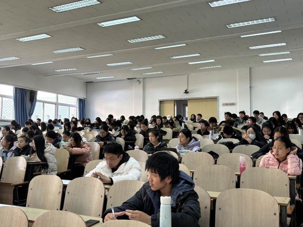 同学们照片 同学们照片